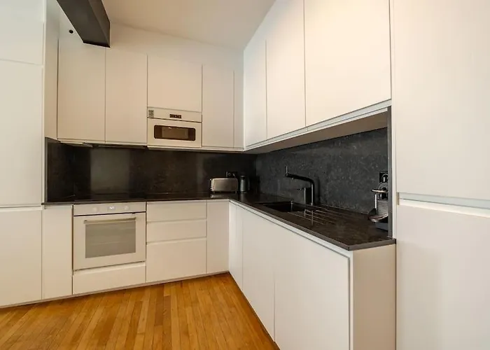 3 Pieces Calme - Bourse, Centre